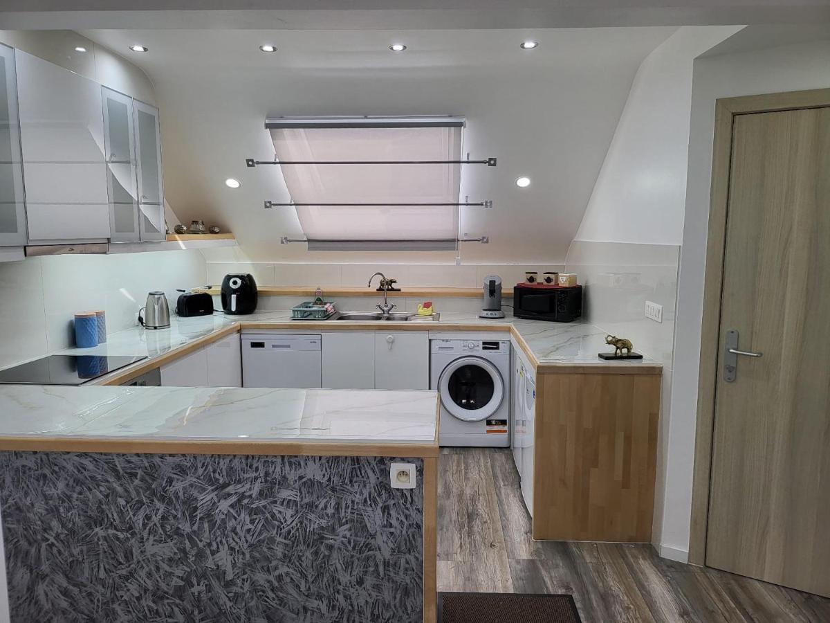 ブリュッセルDuplex Elegant Situe A 1Min De La Gare Du Nordアパートメント エクステリア 写真
