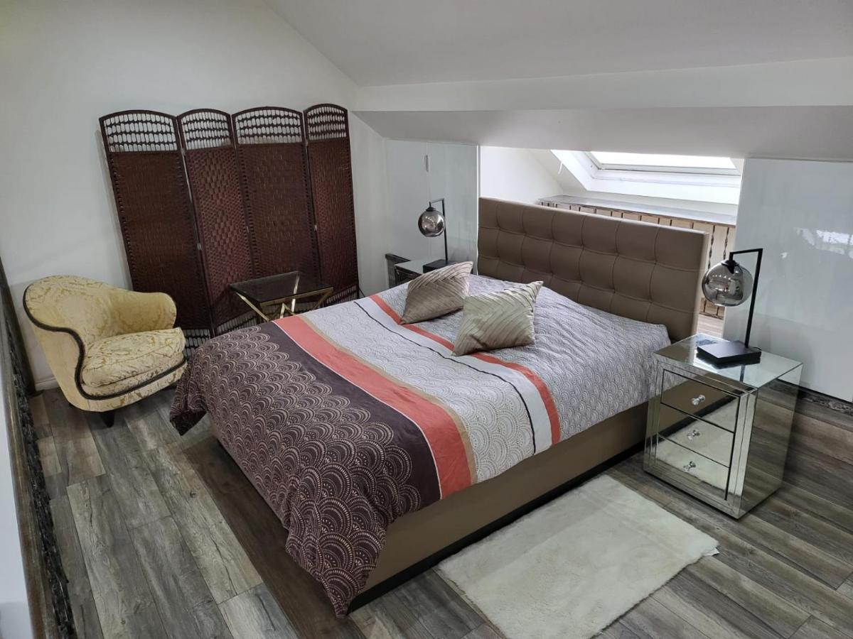 ブリュッセルDuplex Elegant Situe A 1Min De La Gare Du Nordアパートメント エクステリア 写真