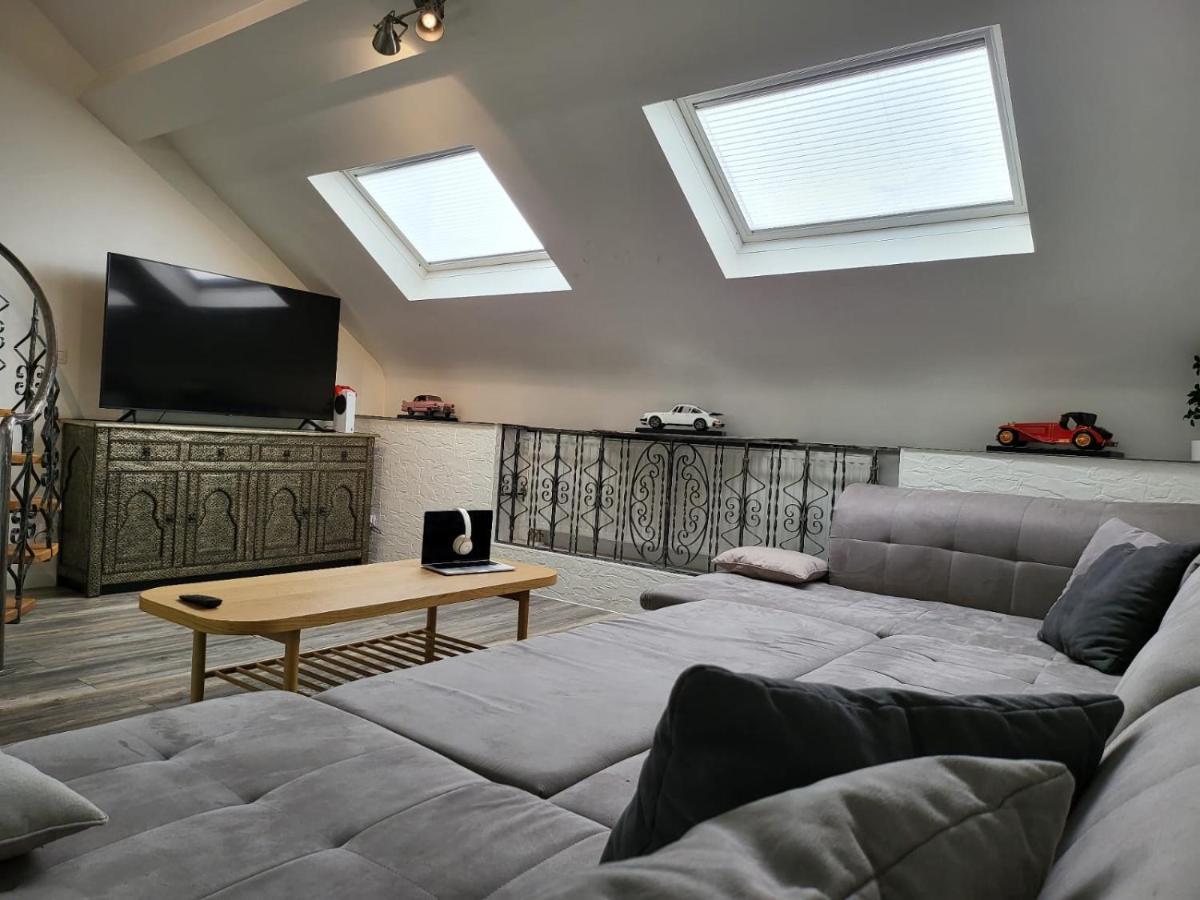 ブリュッセルDuplex Elegant Situe A 1Min De La Gare Du Nordアパートメント エクステリア 写真