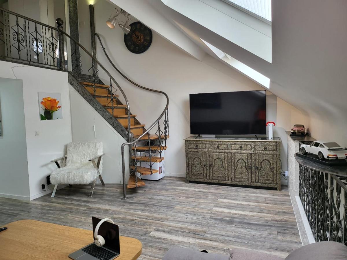 ブリュッセルDuplex Elegant Situe A 1Min De La Gare Du Nordアパートメント エクステリア 写真